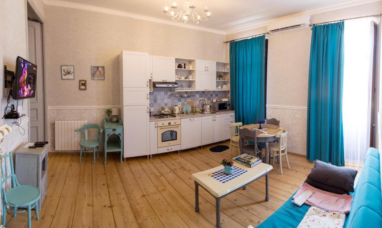 Apartament On Aghmashenebeli 26 Tbilisi Bagian luar foto