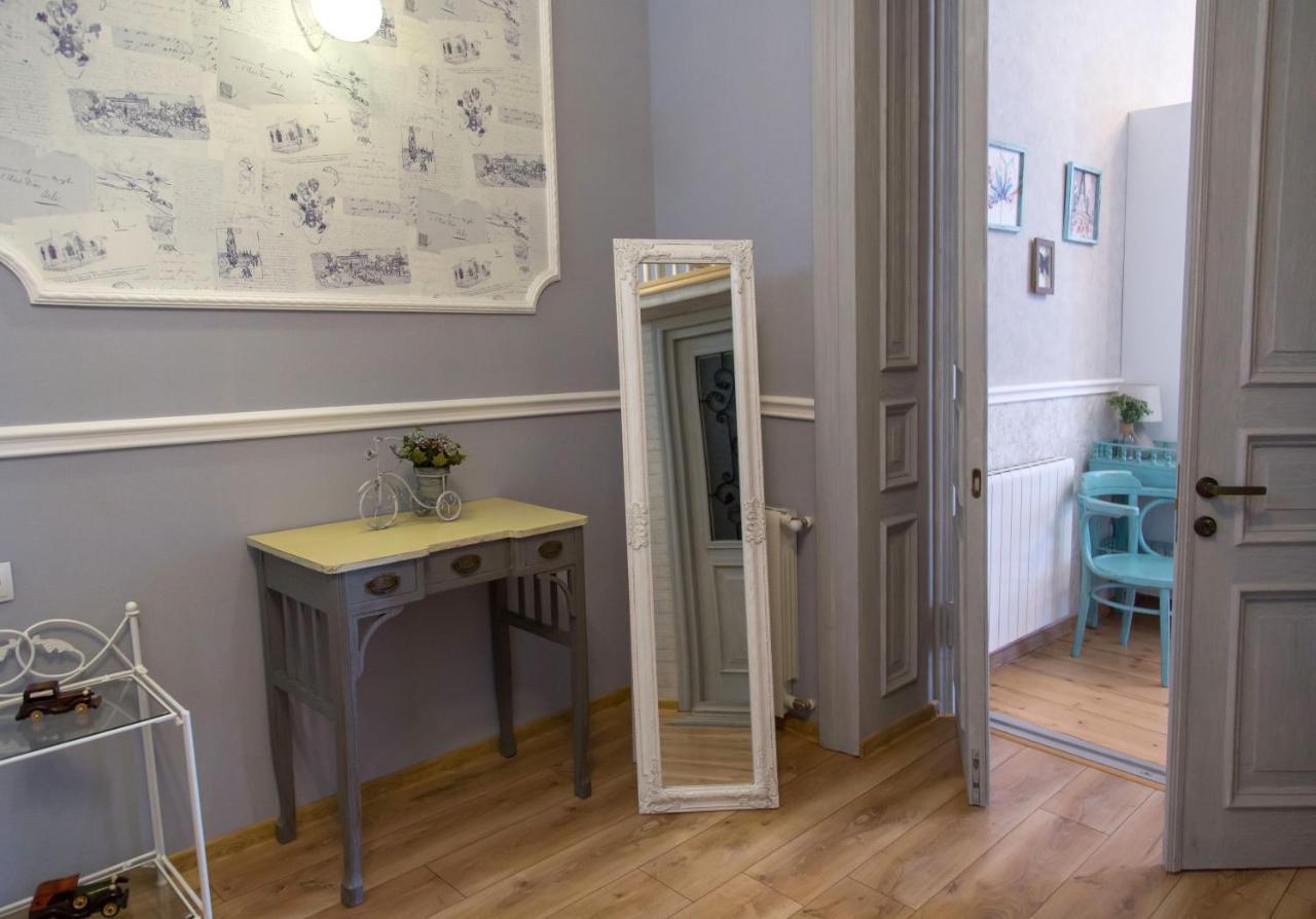 Apartament On Aghmashenebeli 26 Tbilisi Bagian luar foto