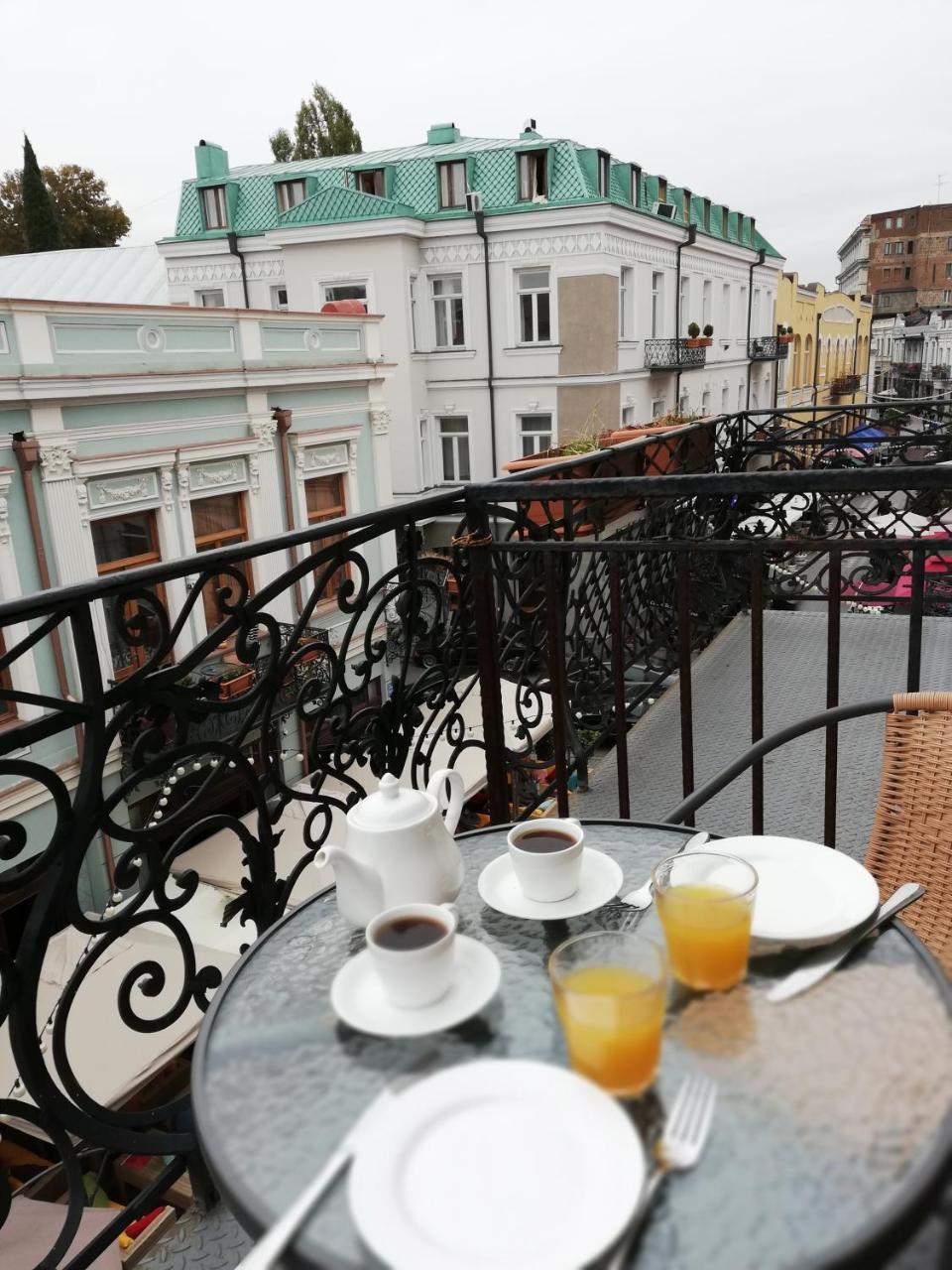 Apartament On Aghmashenebeli 26 Tbilisi Bagian luar foto