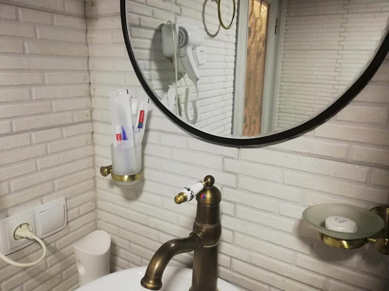 Apartament On Aghmashenebeli 26 Tbilisi Bagian luar foto