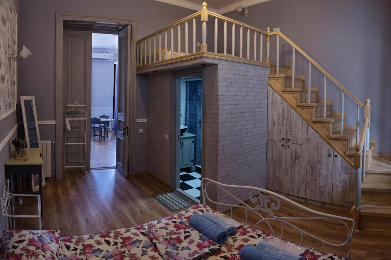 Apartament On Aghmashenebeli 26 Tbilisi Bagian luar foto